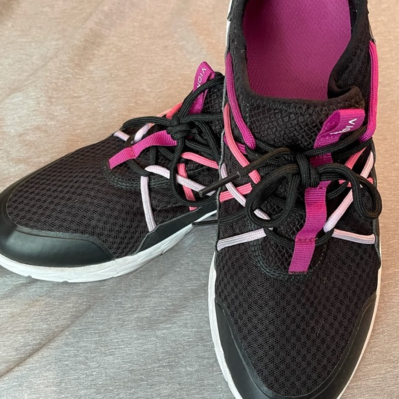 Orthopedic tennis shoes - Picture 1 of 3